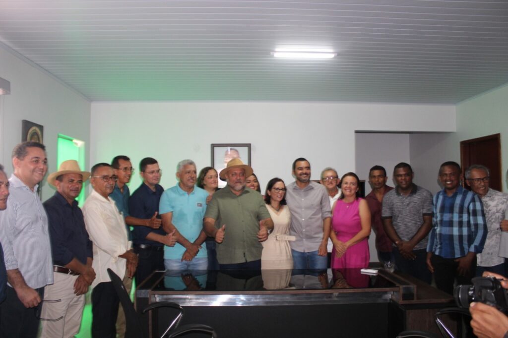 Prefeito Itair Martins Entrega Pacote De Obras Hist Rico No Anivers Rio