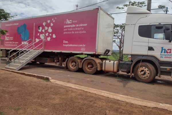 Mulheres De Santa Tereza Fazem Exames Preventivos Na Carreta Do