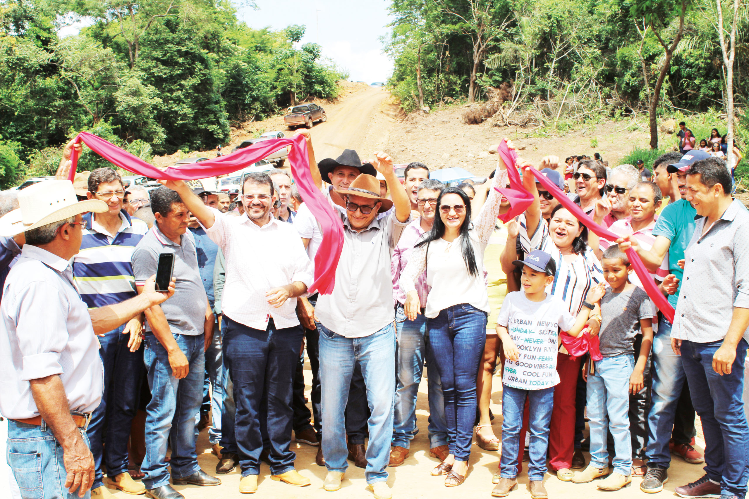 Prefeito de Novo Acordo inaugura ponte na região Pedra Preta