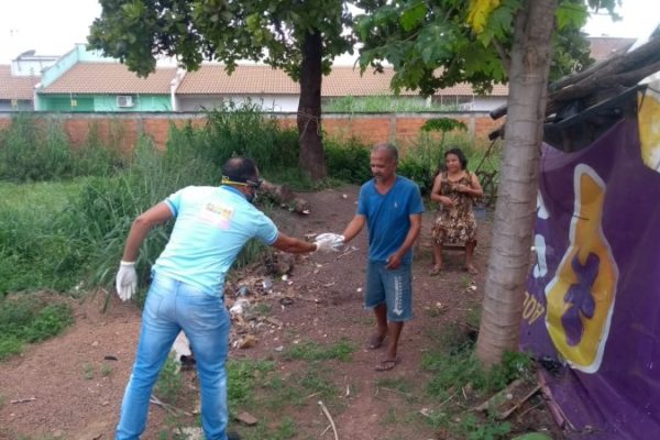 Prefeitura de Palmas leva comida a moradores de rua e prepara aquisição de cestas