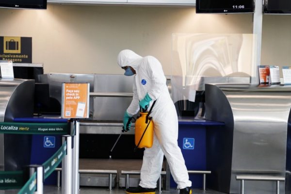 Exército realiza descontaminação do Aeroporto de Palmas