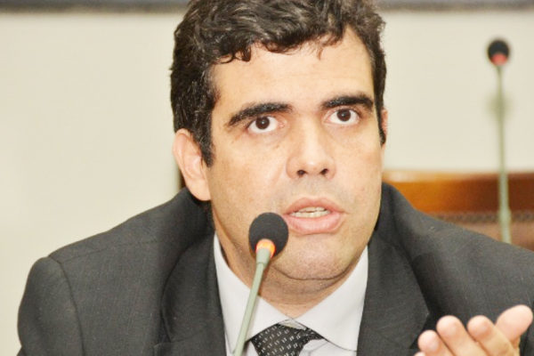 Deputado Estadual Ricardo Ayres testa positivo para Covid-19