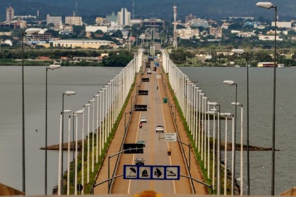 Justiça determina que Estado retire nome de Fernando Henrique Cardoso da ponte que liga Palmas a Paraíso