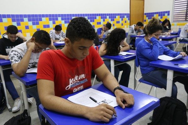 Estudantes farão simulado para o Enem 2020 em casa a partir desta quarta-feira (3)