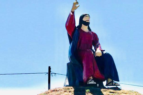 NOVO ACORDO: Escultura do Cristo na entrada da cidade recebe revitalização completa