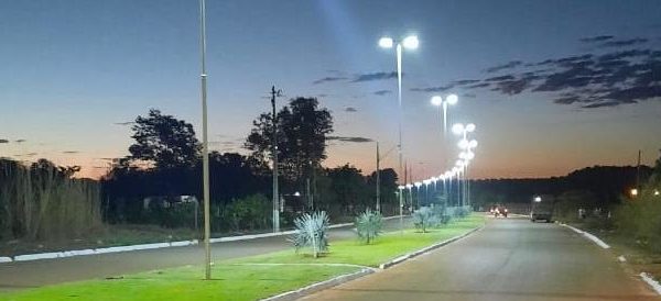 Avenidas de Aparecida recebem iluminação em led e nova jardinagem