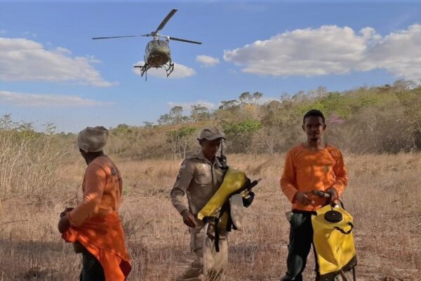 Queimadas na serra de Lajeado mobilizam Bombeiros, brigadistas e helicóptero