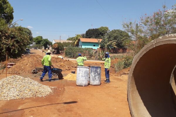 APARECIDA: Trecho da Avenida Sebastião Vasconcelos tem trânsito interditado para obras de galeria