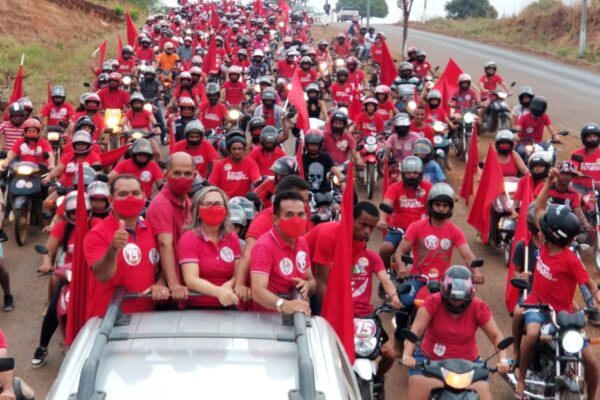 APARECIDA: Carreata de Suzano e Assis toma conta das ruas da cidade