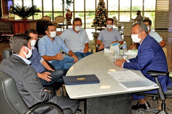 Antônio Andrade recebe prefeitos eleitos e ouve demandas