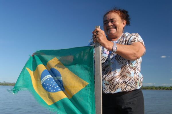 No dia das quebradeiras de coco, dona Raimunda é homenageada em I Feira Agroecológica