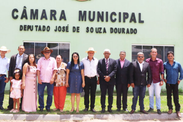 CÂMARA DE NOVO ACORDO:  presidente Vicentina Ribeiro encerra legislatura com entrega e benefícios