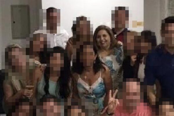 Secretária e servidores da saúde de Palmas se aglomeram em confraternização sem máscaras