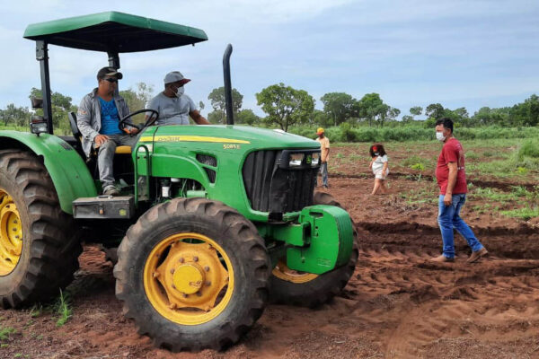 Prefeitura de Santa Tereza inicia Gestão levando apoio a produtores rurais