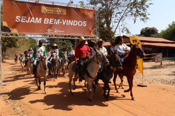 MATEIROS: Comunidade Mumbuca realiza Festa da Colheita do Capim Dourado