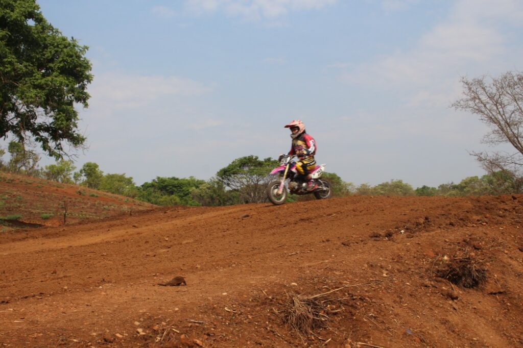 Competições acirradas marcam motocross em Santa Tereza do Tocantins – Folha  do Jalapão