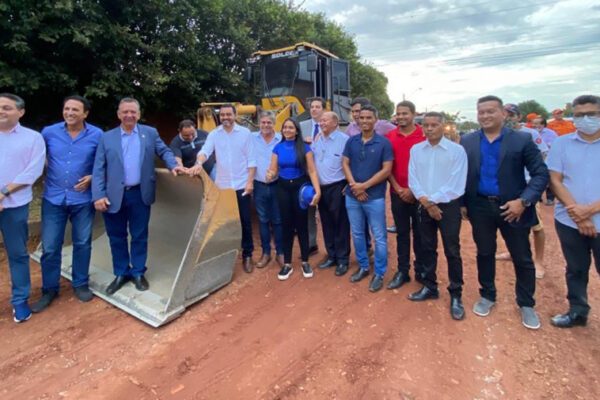 População comemora obras de infraestrutura anunciadas pelo Governo do Tocantins em Colinas e região