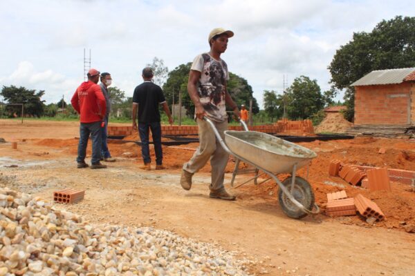 SANTA TEREZA DO TO: Construção da Casa da Cultura está acelerada e moradores comemoram obra que fará resgate das tradições