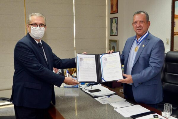 Antonio Andrade é homenageado pelo Tribunal de Contas do Tocantins