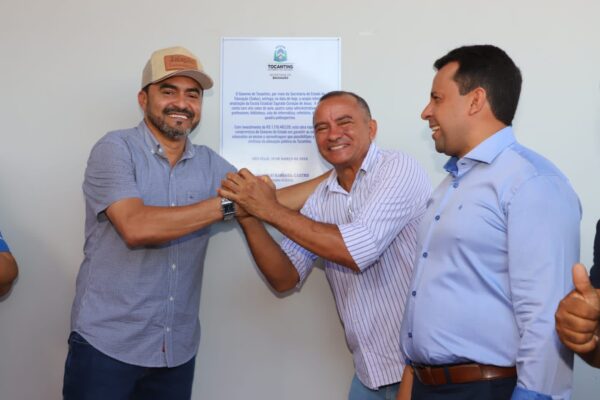 SÃO FÉLIX: Governador Wanderlei e prefeito Carlão entregam reforma da Escola Estadual Sagrado Coração de Jesus