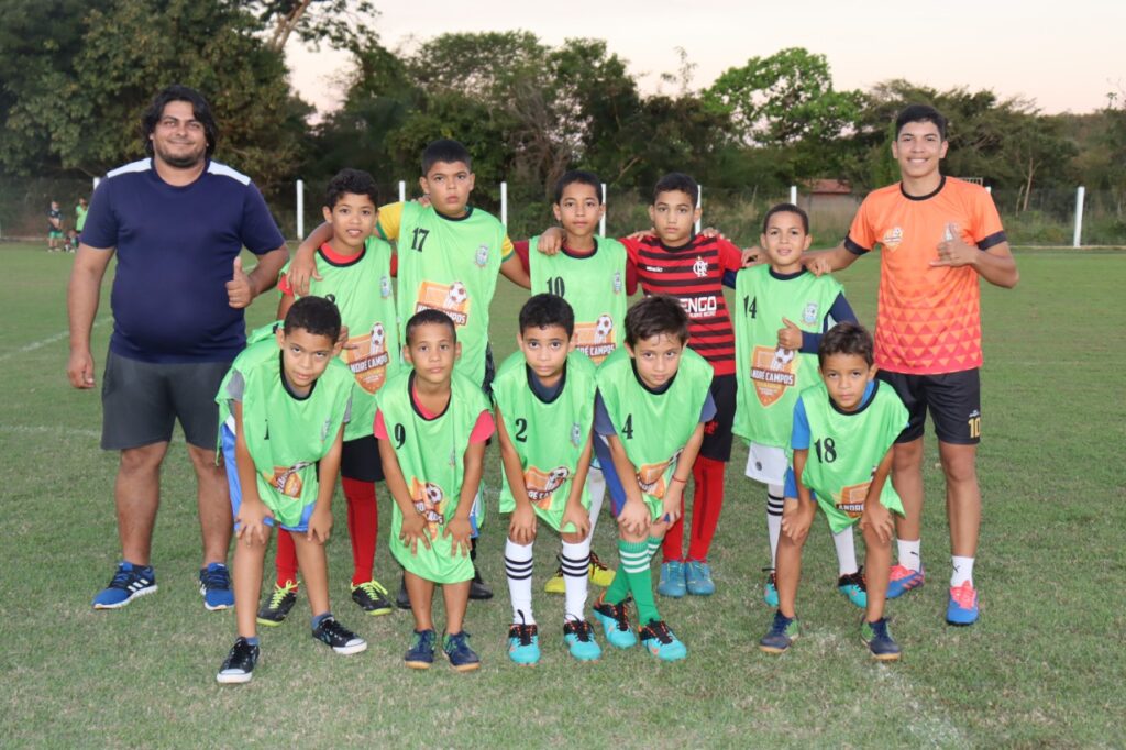 Escolinha de futebol da FME anima crianças e adolescentes
