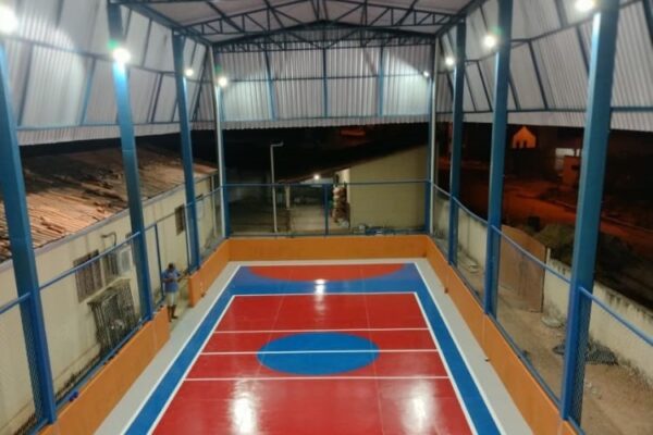 NOVO ACORDO: Escola Municipal recebe construção de quadra esportiva