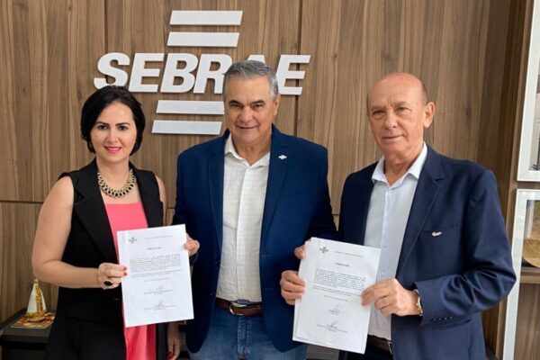 Paulo Carneiro empossa novos membros do Conselho Deliberativo do Sebrae