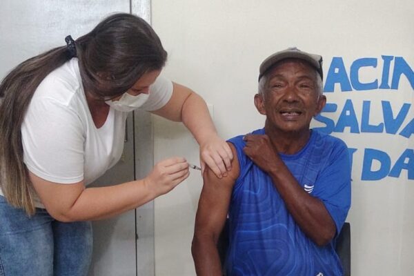 <strong>Santa Tereza do TO começa imunizar moradores com vacina bivalente contra Covid-19</strong>