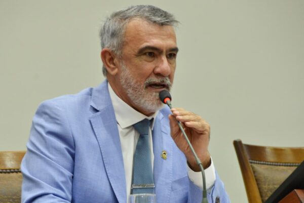 Deputado Amélio pede implantação do Instituto de Identificação em Riachinho e Lagoa do Tocantins