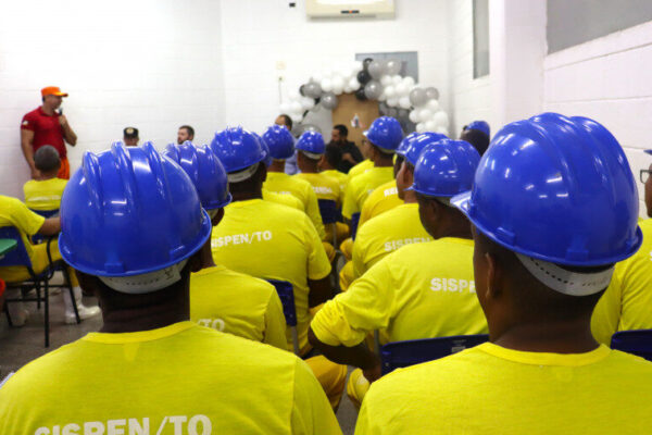 Unidade Penal Barra da Grota realiza formatura de 21 pessoas privadas de liberdade no curso de Construção Civil