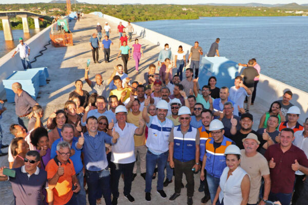 Wanderlei Barbosa visita obra da Ponte de Porto Nacional e anuncia entrega para 14 de junho