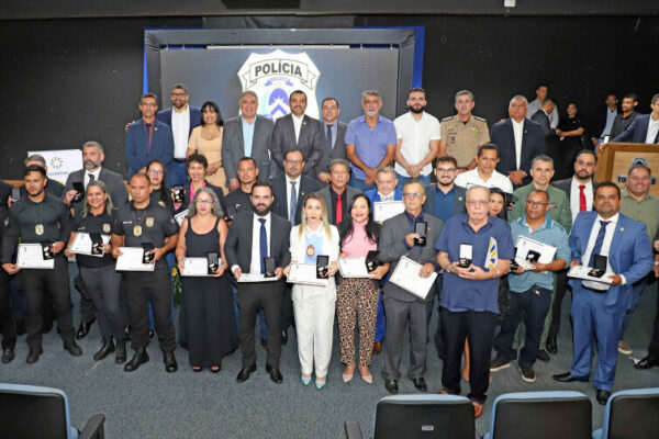 Governador Wanderlei entrega Medalhas Condecorativas em homenagem ao Dia da Polícia Civil