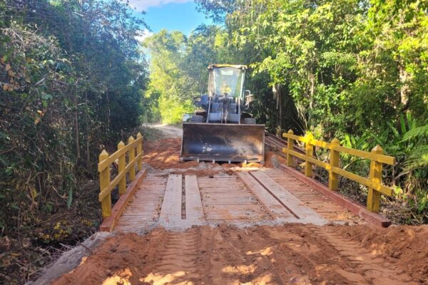 MATEIROS: Prefeitura constrói nova ponte na área rural do Município