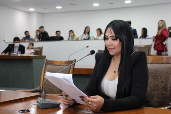 Professora Janad solicita política voltada para a saúde reprodutiva da mulher no Tocantins