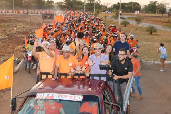 APARECIDA: Deusimar e Roquinho realizam carreata histórica com multidão nas ruas e avenidas