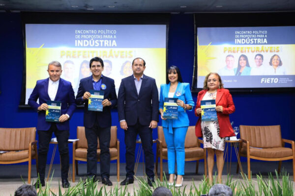 Em encontro, Fieto ouve candidatos a prefeito por Palmas e entrega Carta da Indústria