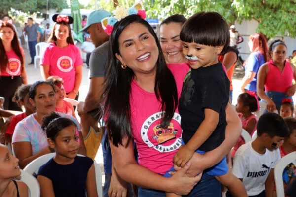 Primeira-dama Karynne Sotero celebra o Dia das Crianças com ações da Caravana da Alegria no Bico do Papagaio