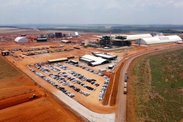 Wanderlei Barbosa reforça importância do agro para o Tocantins durante inauguração de nova unidade do Grupo Fazendão