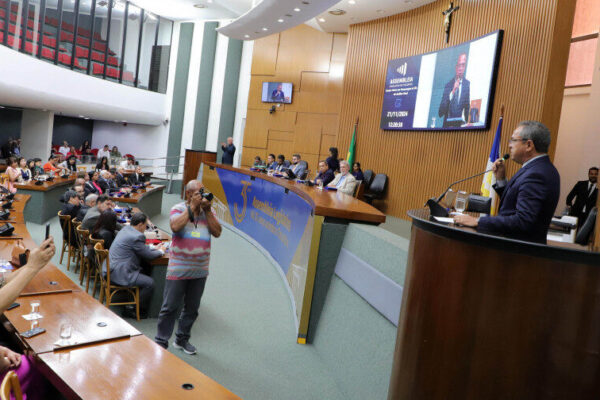 Governo do Tocantins prestigia sessão solene em homenagem ao Dia do Auditor Fiscal na Aleto