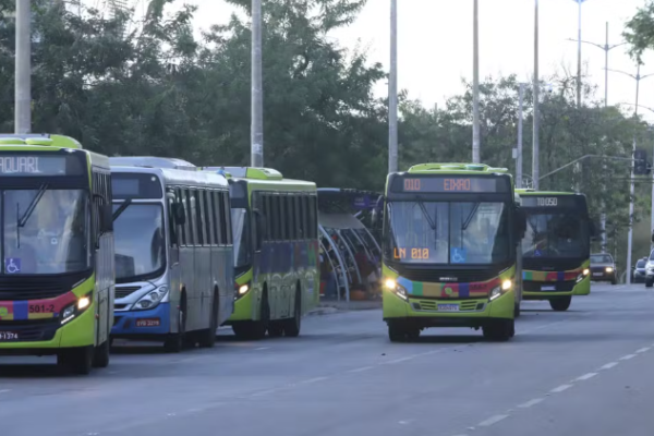 Prefeitura de Palmas informa que passagem do transporte coletivo deixará de ser paga somente com carteirinha digital