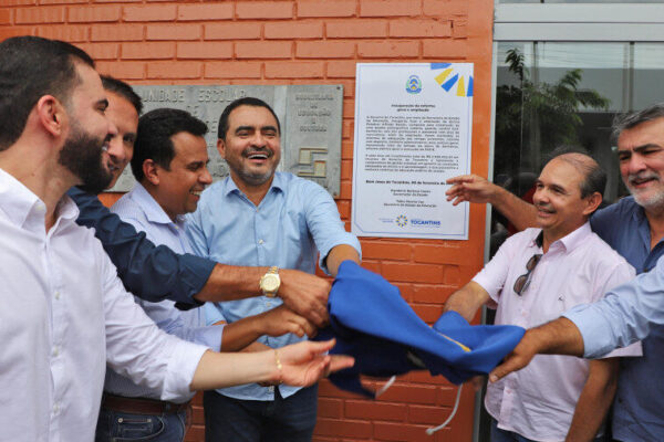 Wanderlei Barbosa inaugura reforma e ampliação de escola estadual em Bom Jesus do Tocantins