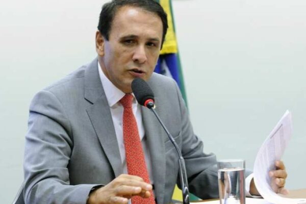 Deputado Carlos Gaguim tem 3 projetos de lei que reconhece Mateiros como Capital do Capim Dourado