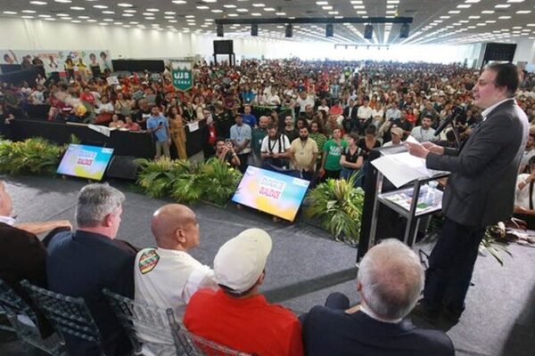 Ministério da Educação lança programas de reforço e de cursinhos populares