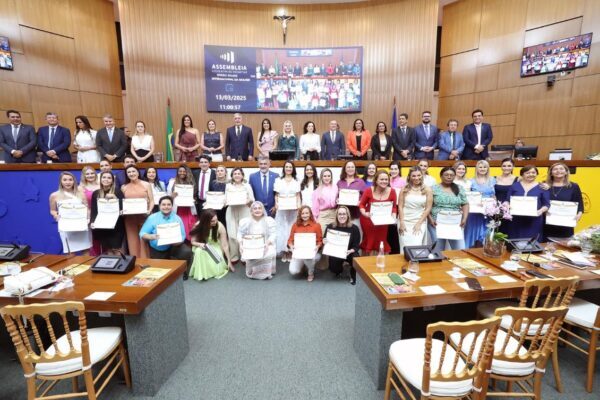 Em solenidade na Aleto, deputados homenageiam 26 mulheres com Diploma Mulher-Cidadã