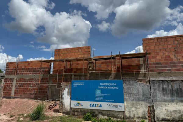 LAGOA: Prefeitura executa construção da nova garagem municipal