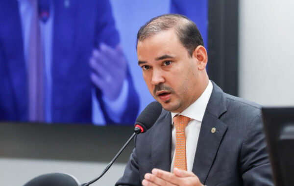 Vicentinho defende descentralização da saúde e fortalecimento dos hospitais