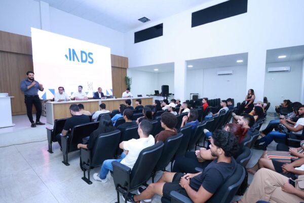 Prefeitura de Palmas inicia cursos gratuitos de Inteligência Artificial e Social Media para jovens da Capital