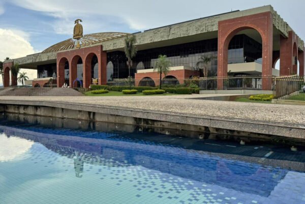 Servidores estaduais recebem salário de outubro neste sábado, 24
